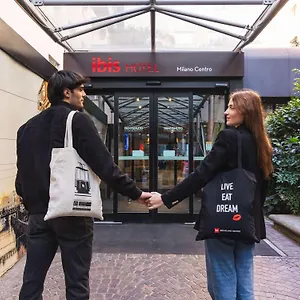 3* מלון Ibis Centro